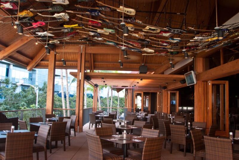 Oahu: Hard Rock Cafe Honolulu - Key Points