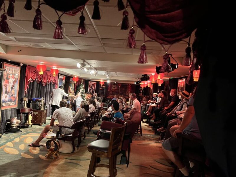 Oahu: Hilton Waikiki Beach Hotel Magical Mystery Show - What to Expect During the Show