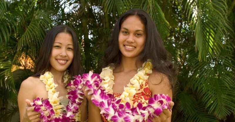 Oahu: Honolulu Airport (HNL) Honeymoon Lei Greeting - What to Expect from the Lei Greeting Experience