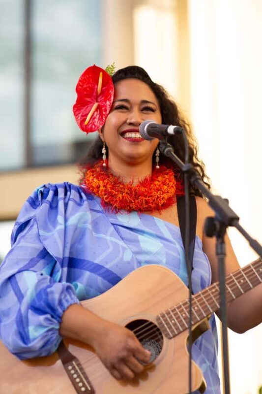 Oahu: N Lei Aloha Lau & Dinner or Cocktail Show Option - FAQs