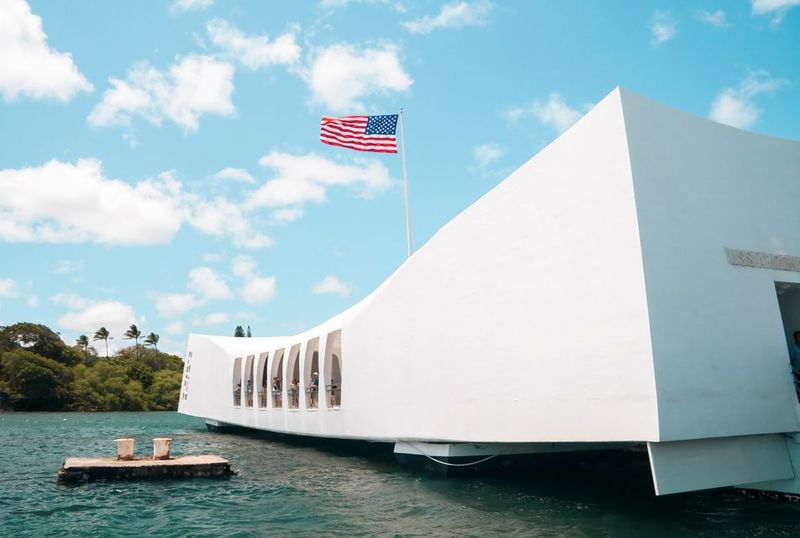 Oahu: Pearl Harbor, USS Arizona, and City Tour - Punchbowl Crater (National Memorial Cemetery): Views That Change the Tone