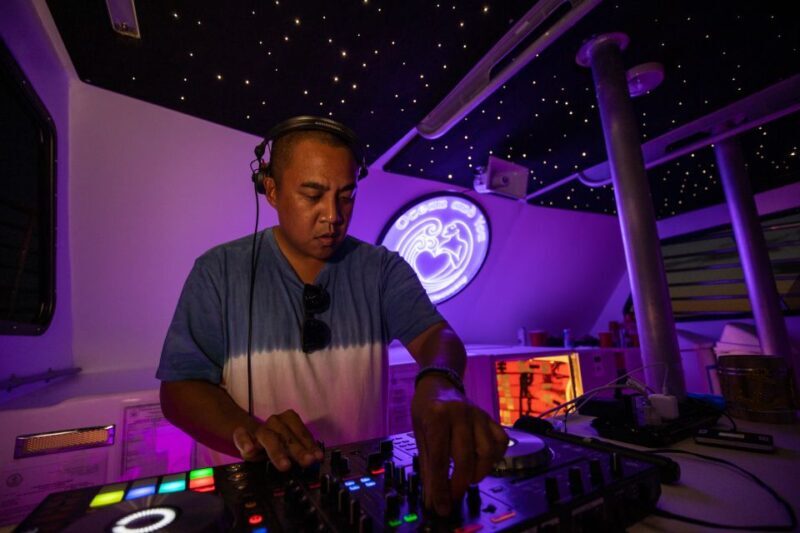 Oahu: Premium Waikiki Sunset Party Cruise with Live DJ - FAQ