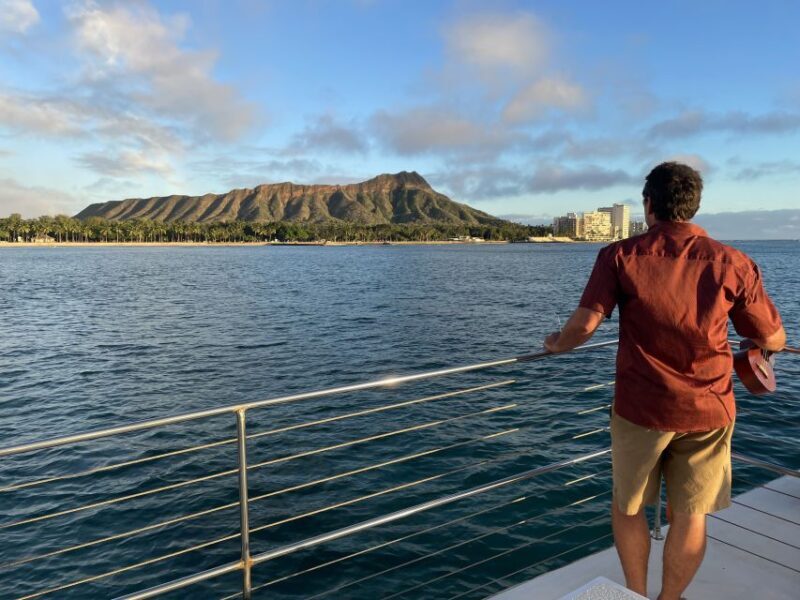Oahu: Traditional Canoe Sunset Cruise with Dinner - Key Points
