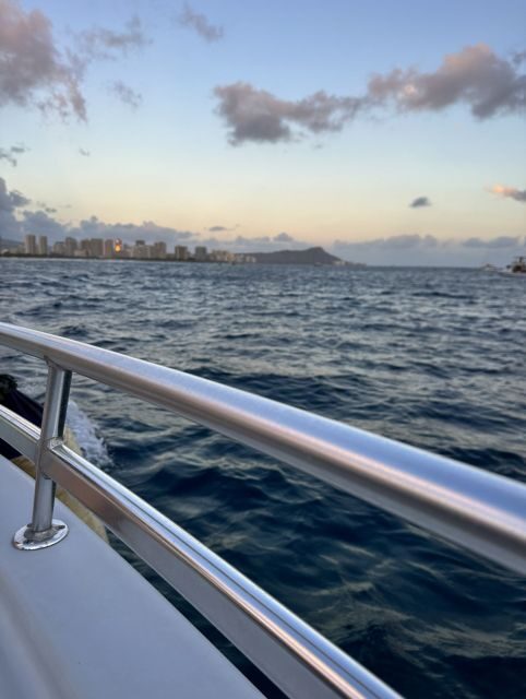 Oahu: Waikiki Fireworks Boat Cruise from Oahu - Key Points