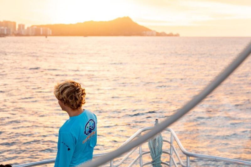 Oahu: Waikiki Turtle Canyons Cruise and Snorkel Excursion - Safety and Comfort: Guides and Equipment