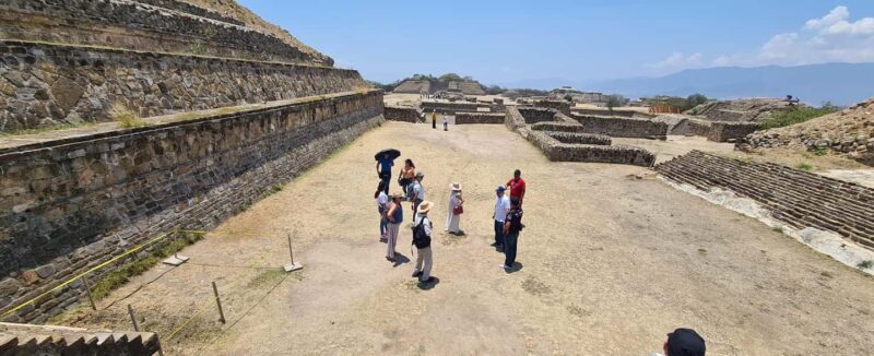 Oaxaca: Discover Monte Albán and the markets of Oaxaca - Exploring Monte Albán: A Journey through Time