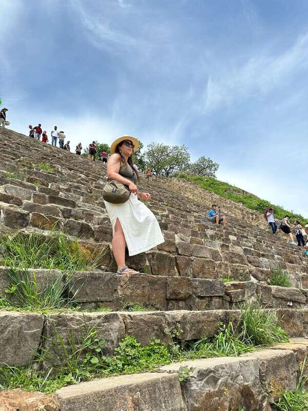 Oaxaca: Monte Albán, Hierve el agua, Mezcal and Teotitlán - Teotitlán del Valle: Craftsmanship and Culture