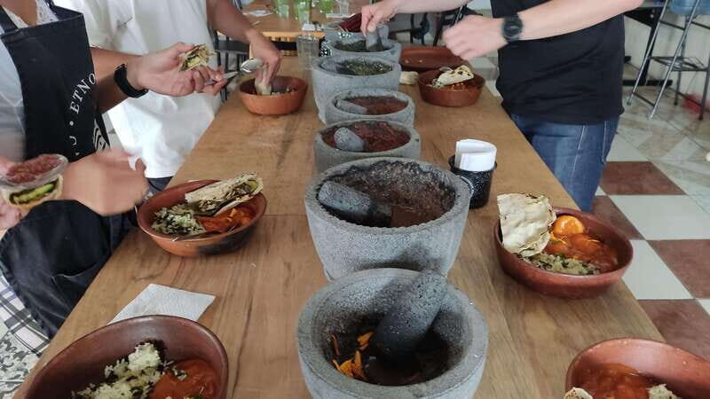Oaxaca: Oaxacan Mole Workshop with a Traditional Cook - What Could Be Better?