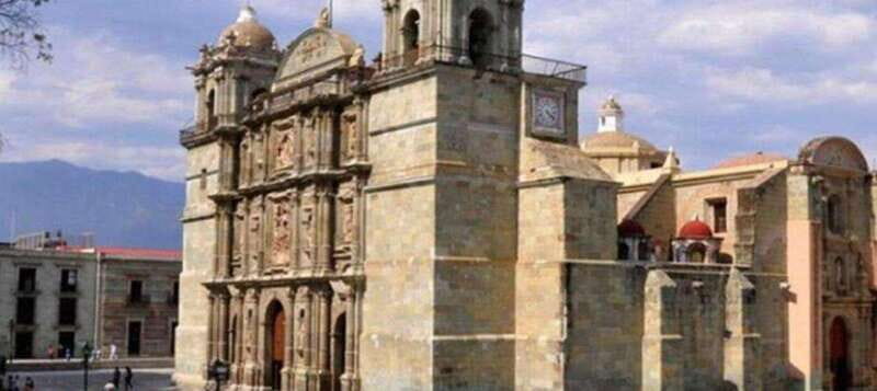 Oaxaca: Private City Tour with Local Food Buffet - Practical Details: Transportation, Duration, and Group Size