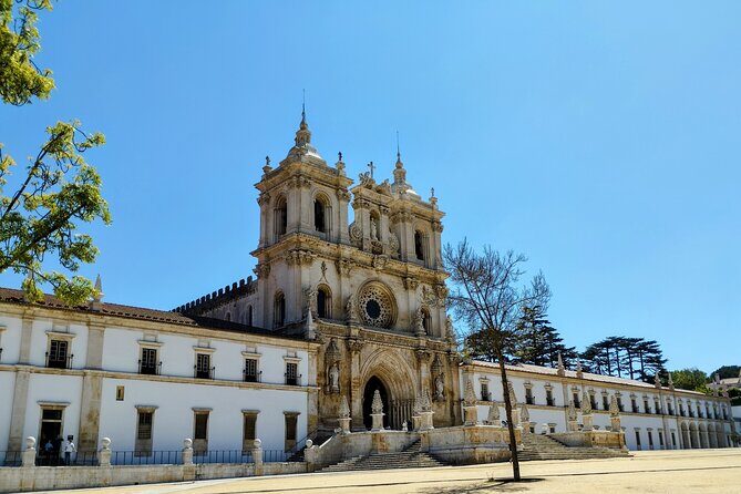 Óbidos Nazaré Alcobaça Batalha and Fátima Tour - Key Points