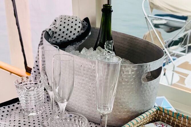 Ocean View On A Yacht In Marina Del Rey - FAQ