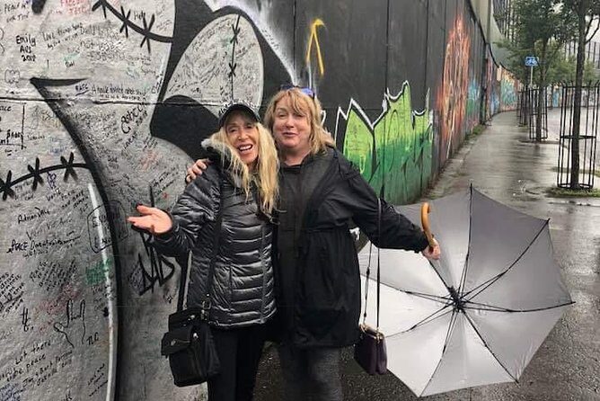 Official World Famous Belfast Taxi Tour - A Detailed Look at What This Belfast Taxi Tour Offers