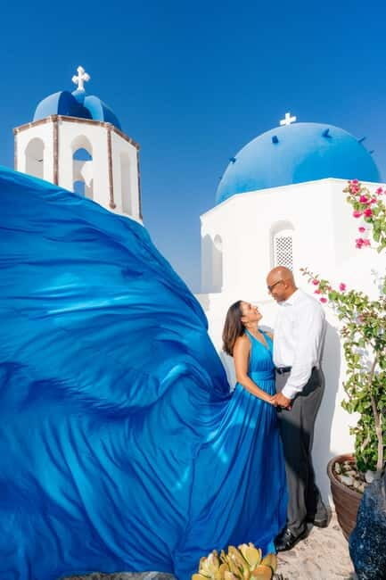 Oia: Santorini Photoshoot with Flying Dress Rental Option - The Location and Scenery