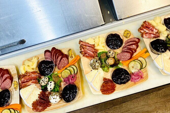 Okanagan Bee Tour and Lunch at Winery in Kelowna - Who Is This Tour Best For?