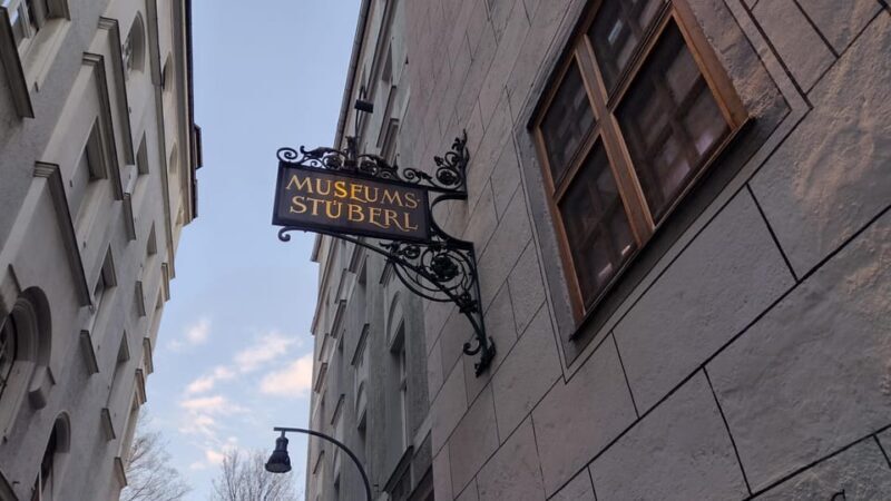 Oktoberfest Museum visit and beer tasting with sommelier - A Closer Look at the Tour Experience