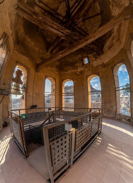 OLD COLLEGIATE CHURCH OF SAN PATRICIO: AUDIO GUIDED VISIT - Discovering the Old Collegiate Church of San Patricio: A Practical Guide