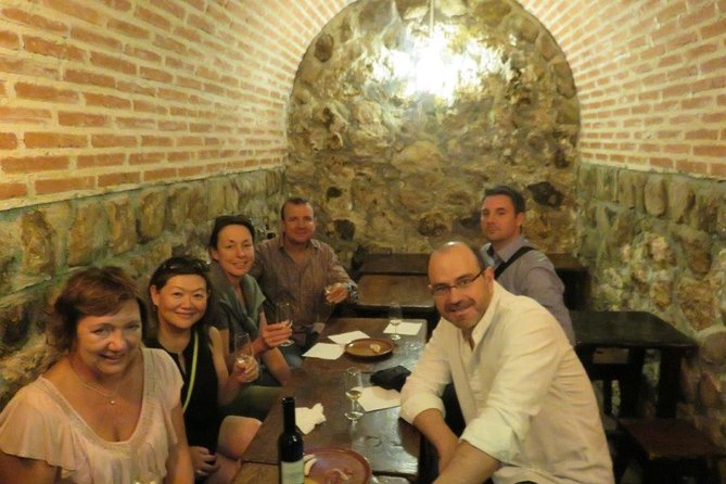 Old Madrid Tapas and Fine Wine Small Group Tour - Stop 5: cobblestones to a top-rated restaurant moment