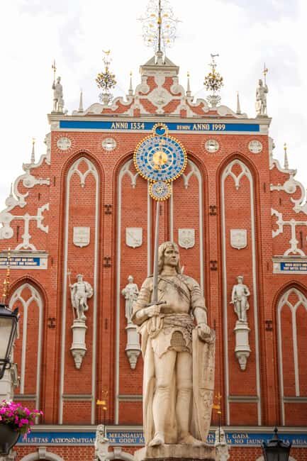 Old Town Walking Tour with Latvian Wine and Cheese Tasting - Key Points