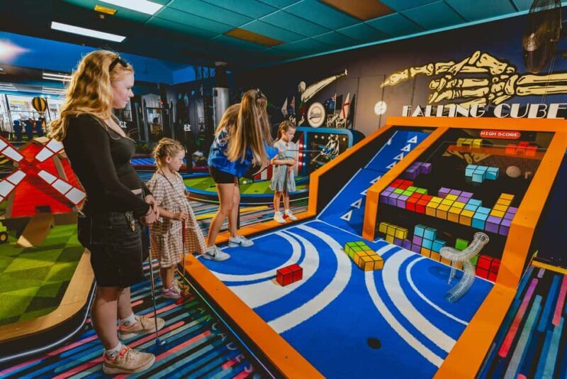 Oldenburg: Puttbrothers Adventure Mini Golf - Key Points