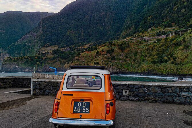 Oldtimer Sightseeing Tour in the West and Northwest - An In-Depth Look at the Tour Experience