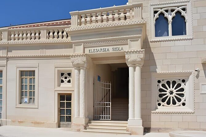 Omi: Half Day Boat Trip to Bra Island with Lunch - Practical Details and Tips