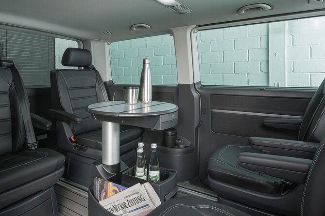 On tour with a friend and his luxury van - Language and group style