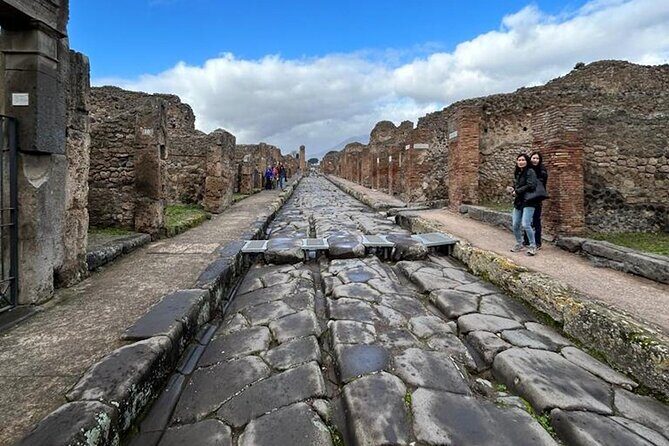 Once upon a time Pompeii 2 and a half hour tour - FAQs