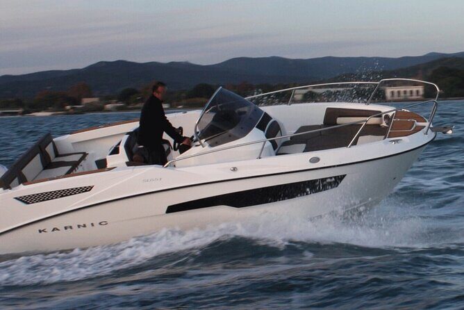 One Hour Boat Tour Departure Como with Private Captain - Who Should Consider This Tour?