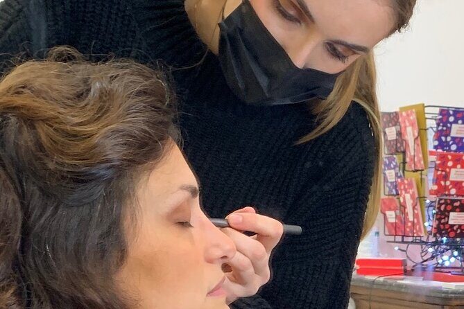 One-hour Private Makeup Class with a Pro Makeup Artist - What to Expect from the Makeup Class in Paris