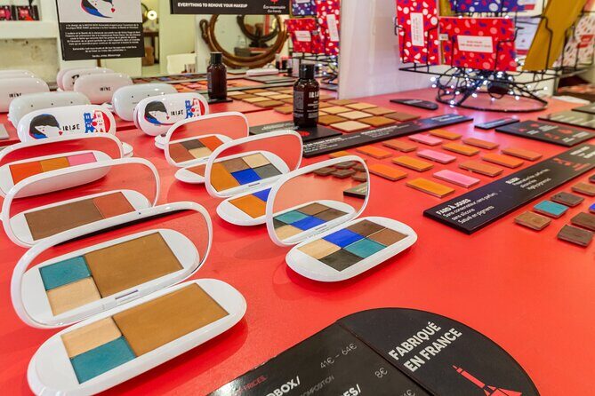 One-hour Private Makeup Class with a Pro Makeup Artist - Booking & Practical Tips