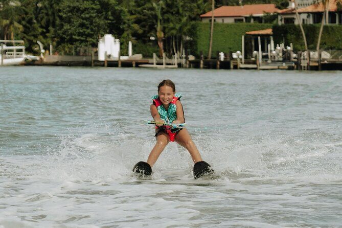 One Hour Waterskiing Lesson: Ultimate Miami Thrills - Diving Into the Experience