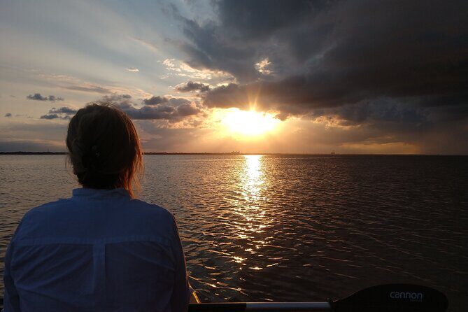 One Single Kayak Rental for 2 hours with Manatee & Dolphin sightings! - FAQs