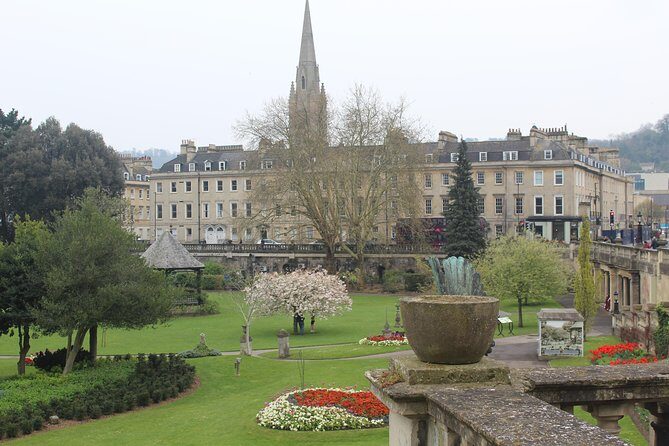 One Way or Round Trip Private Transfer: Heathrow Airport to Bath - The Value of Convenience and Reliability