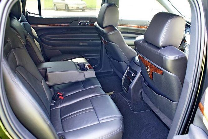 One-Way Private ORD Airport Meet and Greet Transfer by Sedan - The Vehicle and Driver Experience