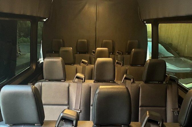 One - Way Transfer from Pier 66 to SeaTac international Airport - A Close Look at the Transfer Experience