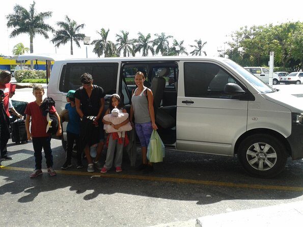 One Way Transfer to/from Cancun Airport to Akumal Zone up to 7 passengers - The Value of This Service