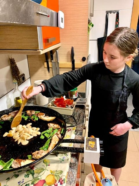 OnlyForYou, Paella Session at a Michelin-trained Chefs Home - The Food & Drink