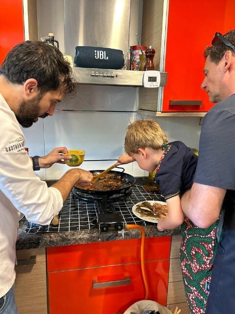 OnlyForYou, Paella Session at a Michelin-trained Chefs Home - Who Should Consider This Tour?