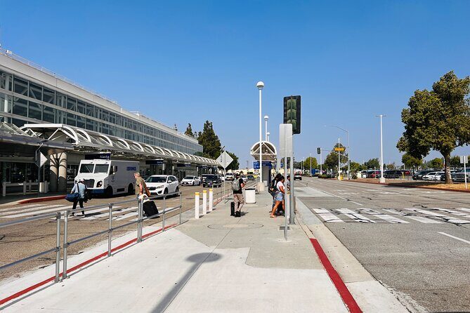Ontario Private Airport Transfer - What to Expect During Your Ontario Airport Transfer