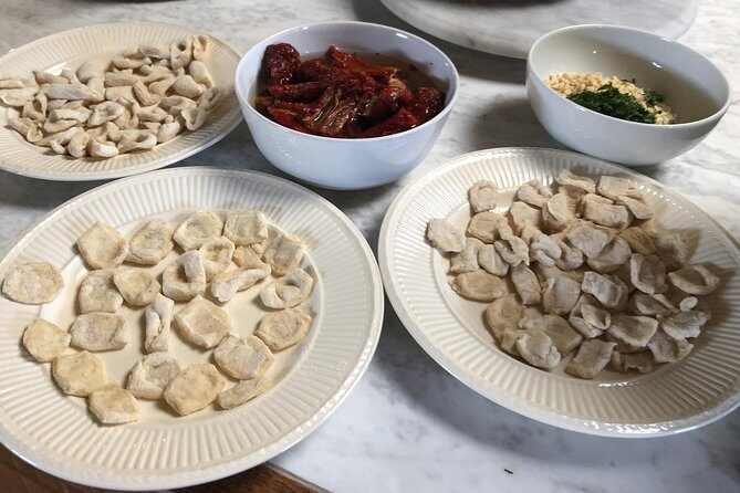 Organic cooking class with a sommelier in an Olive and wine farm - Who Will Love This Experience?