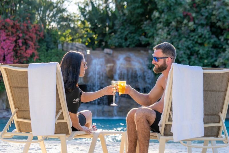 Orlando: Discovery Cove Admission Ticket & Additional Parks - Key Points