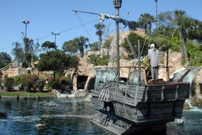 Orlando: Pirate's Cove Adventure Golf Entry Ticket - Key Points