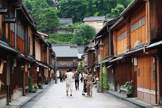 Osaka Kansai Airport to Kanazawa City Private Transfer - What Travelers Should Know About the Price