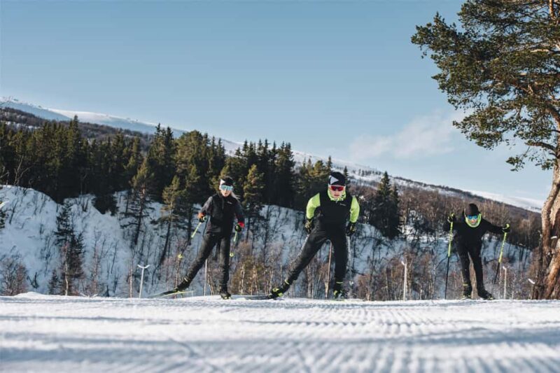 Oslo: Cross Country Skiing Equipment with private lesson - Key Points