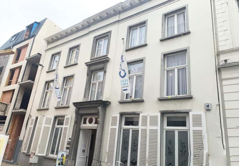 Ostend : Private Royalty Tour with local certified guide - Key Points