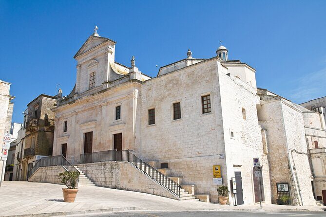 Ostuni, Cisternino Polignano Small-Group Guided Tour from Bari - Transport and Group Dynamics
