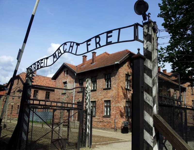 Oswiecim: Auschwitz-Birkenau Skip-the-Line Entry Tickets - What to Expect from This Auschwitz-Birkenau Tour