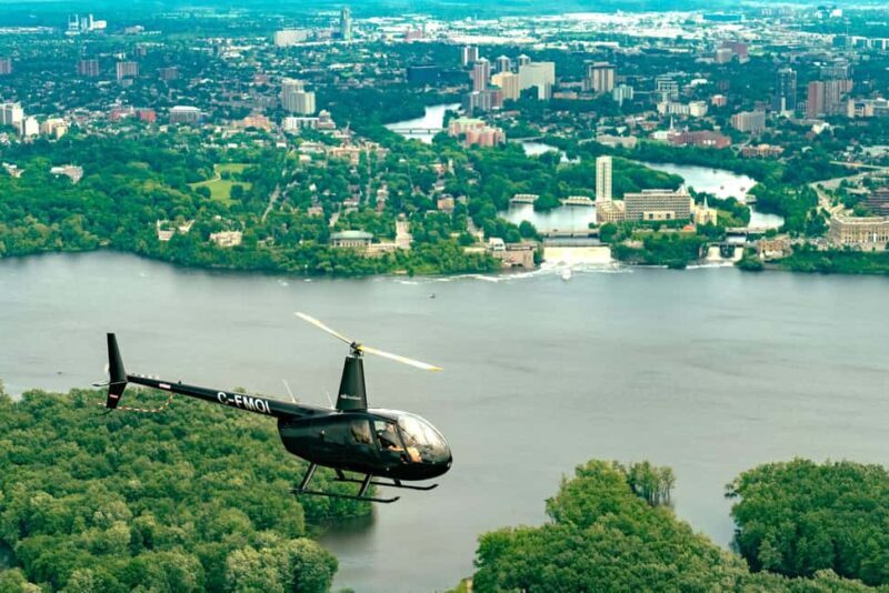 Ottawa: Panoramic helicopter flight (Gatineau Park + downtown) - An Honest Look at the Ottawa Helicopter Tour