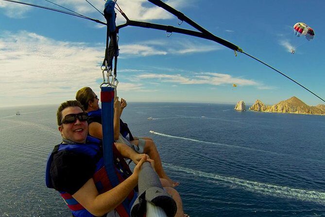 Outdoor Adventure: Parasailing in Los Cabos - What to Expect from Your Parasailing Experience in Los Cabos