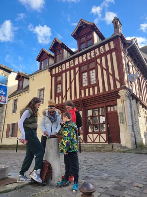 Outdoor Escape Game - Les Sucreries Royales - Key Points